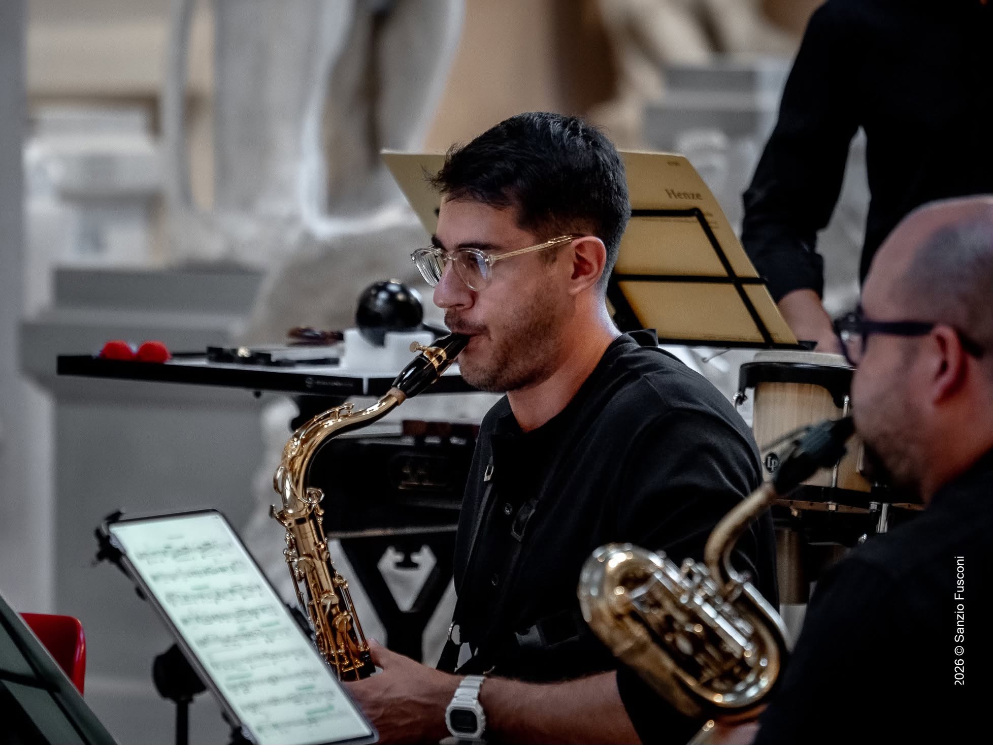 Alberto Cavallaro playing saxophone with Sidera Saxophone Quartet.
